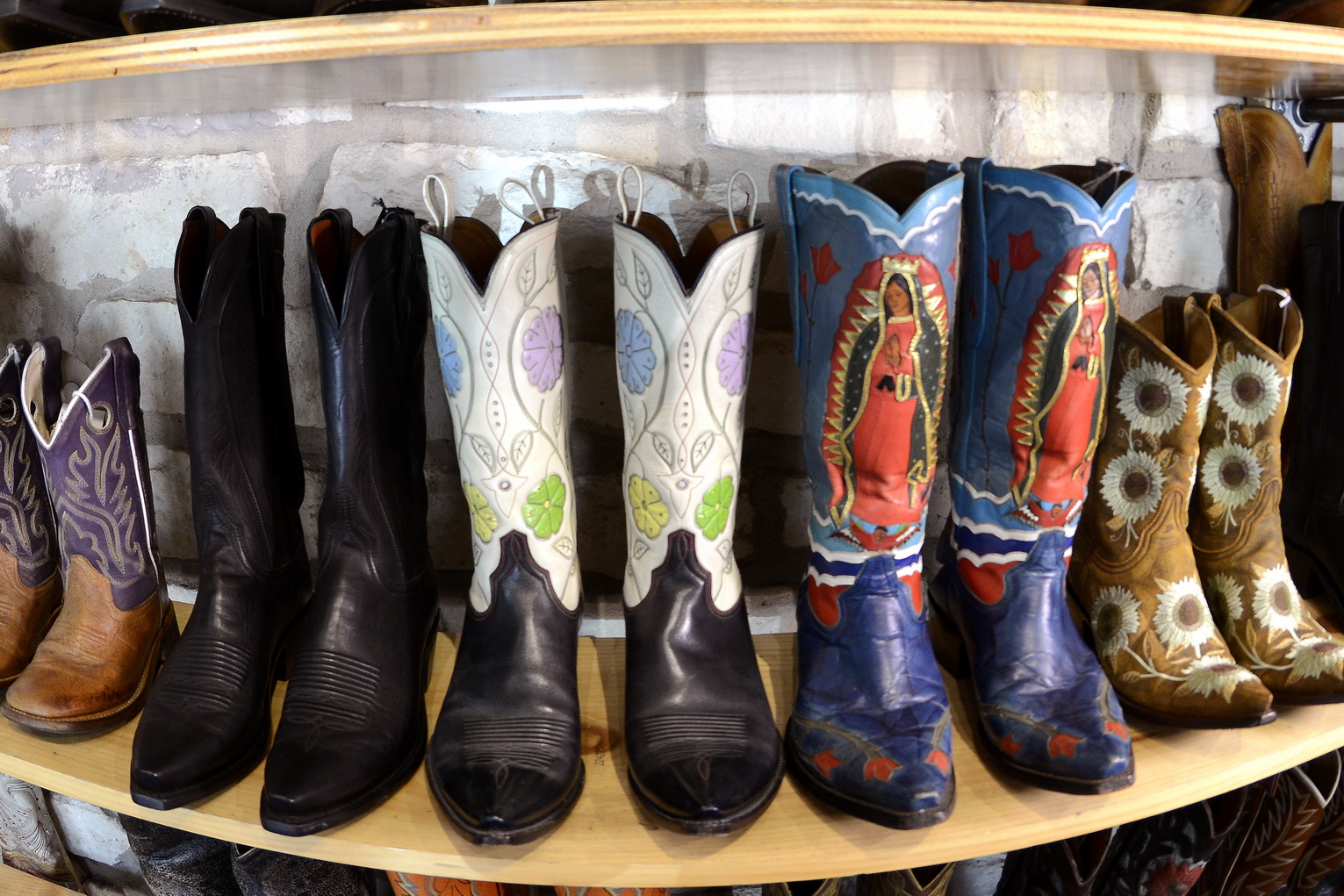 Texas Custom Boots | handmade custom boots and fine leather accessories